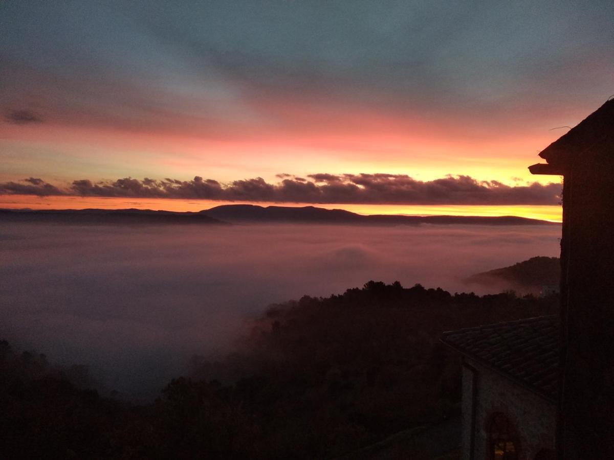Le Rocher De Sampzon Exteriör bild