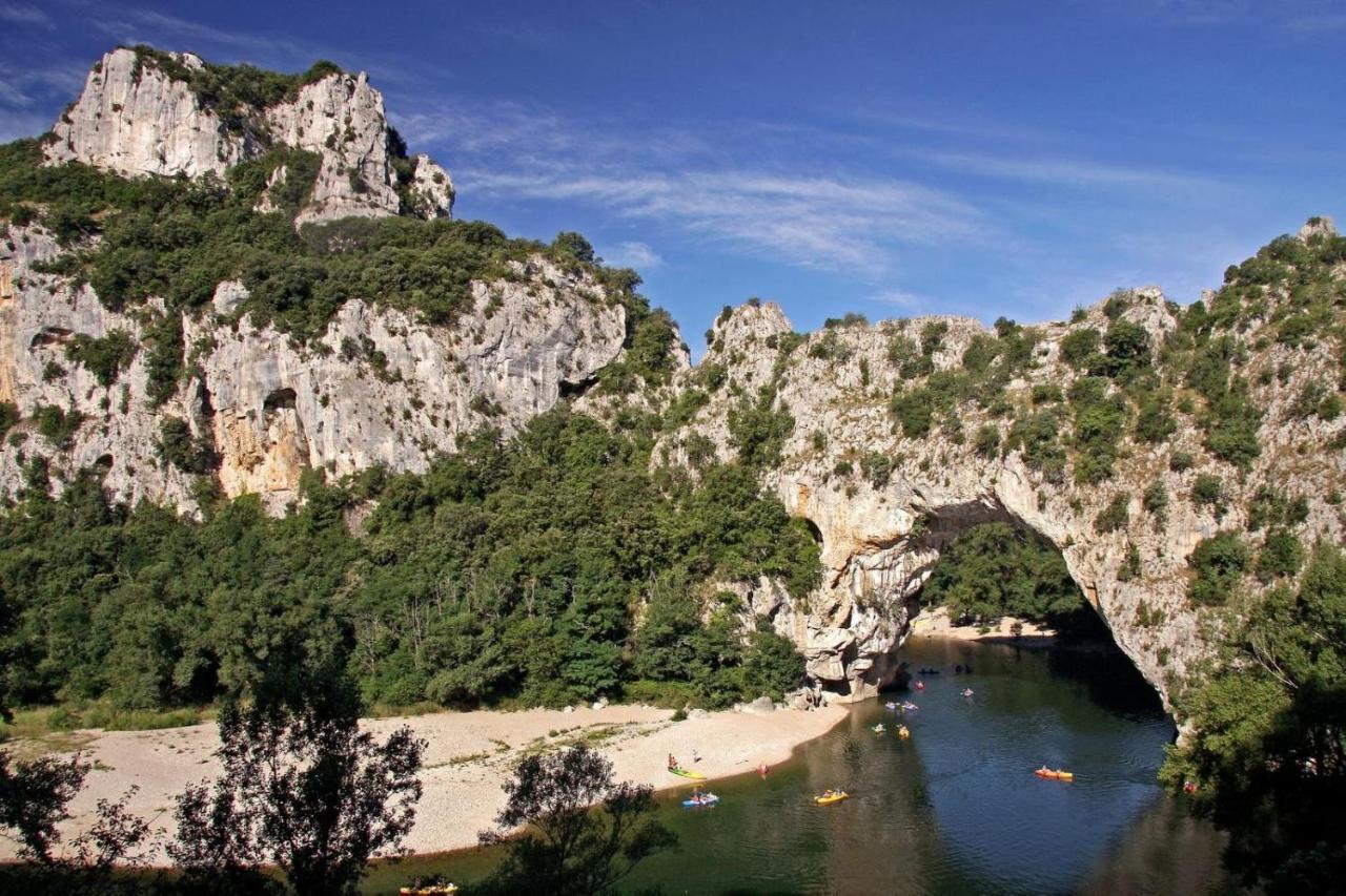 Le Rocher De Sampzon Exteriör bild
