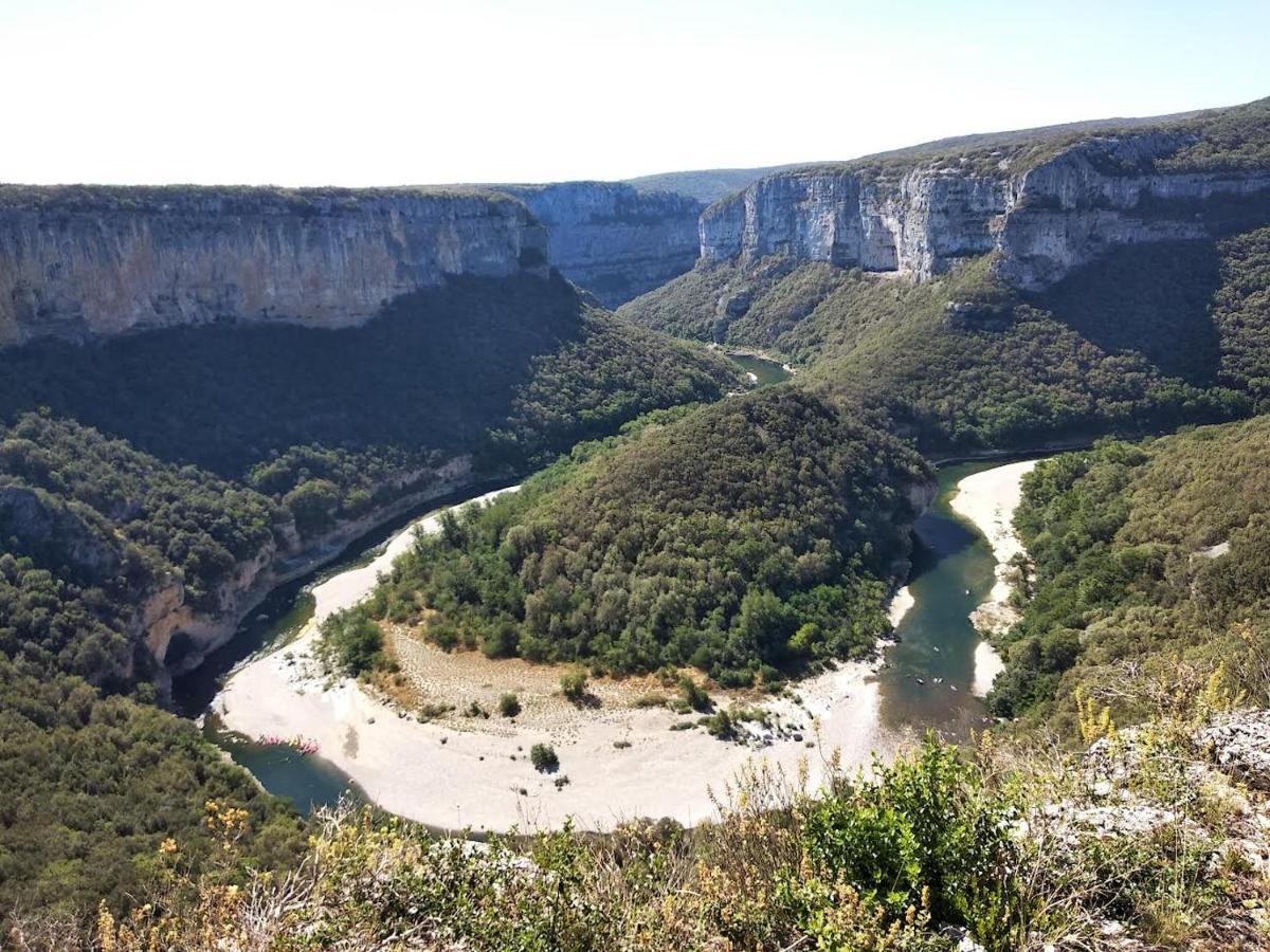 Le Rocher De Sampzon Exteriör bild
