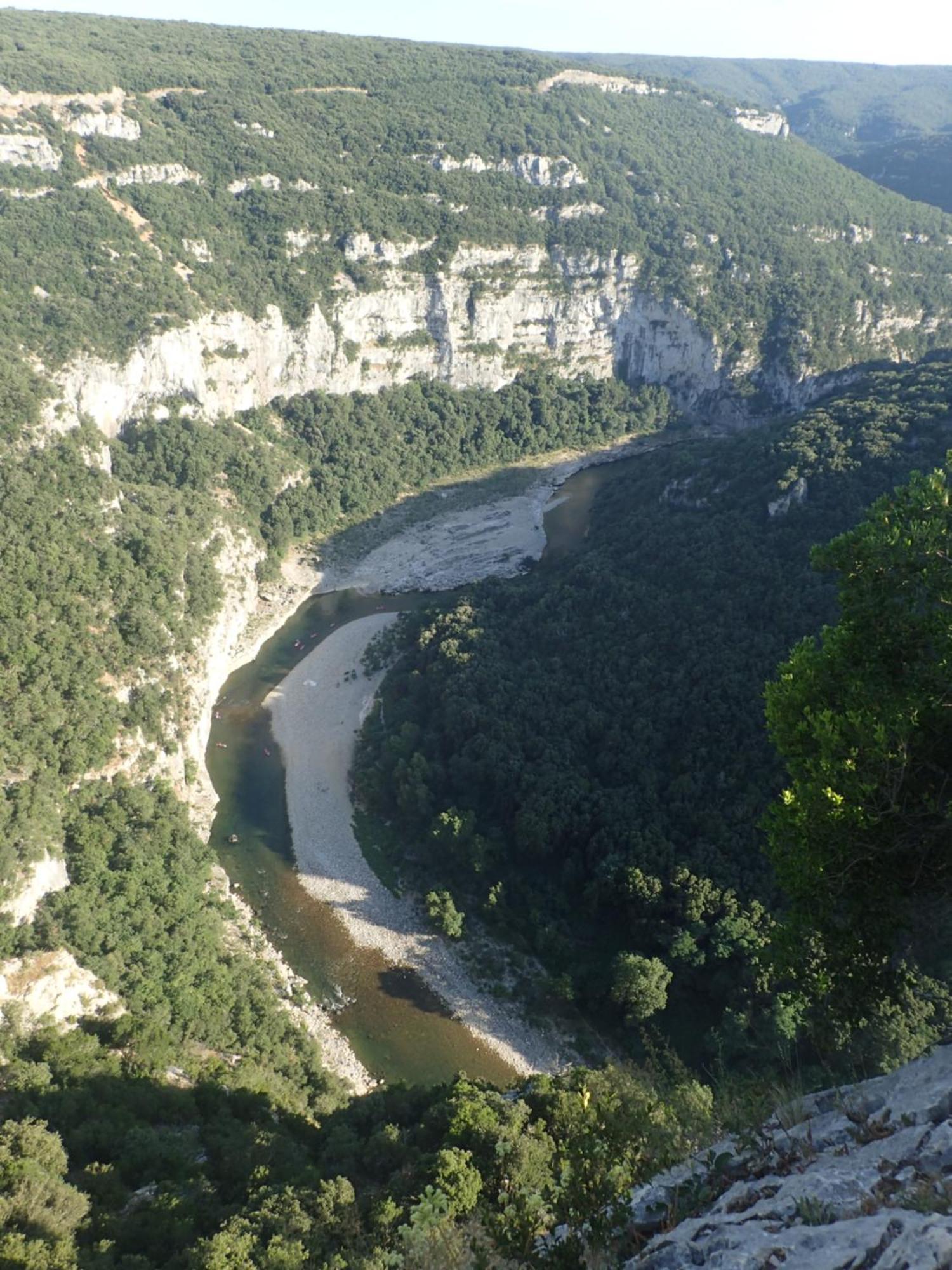 Le Rocher De Sampzon Exteriör bild