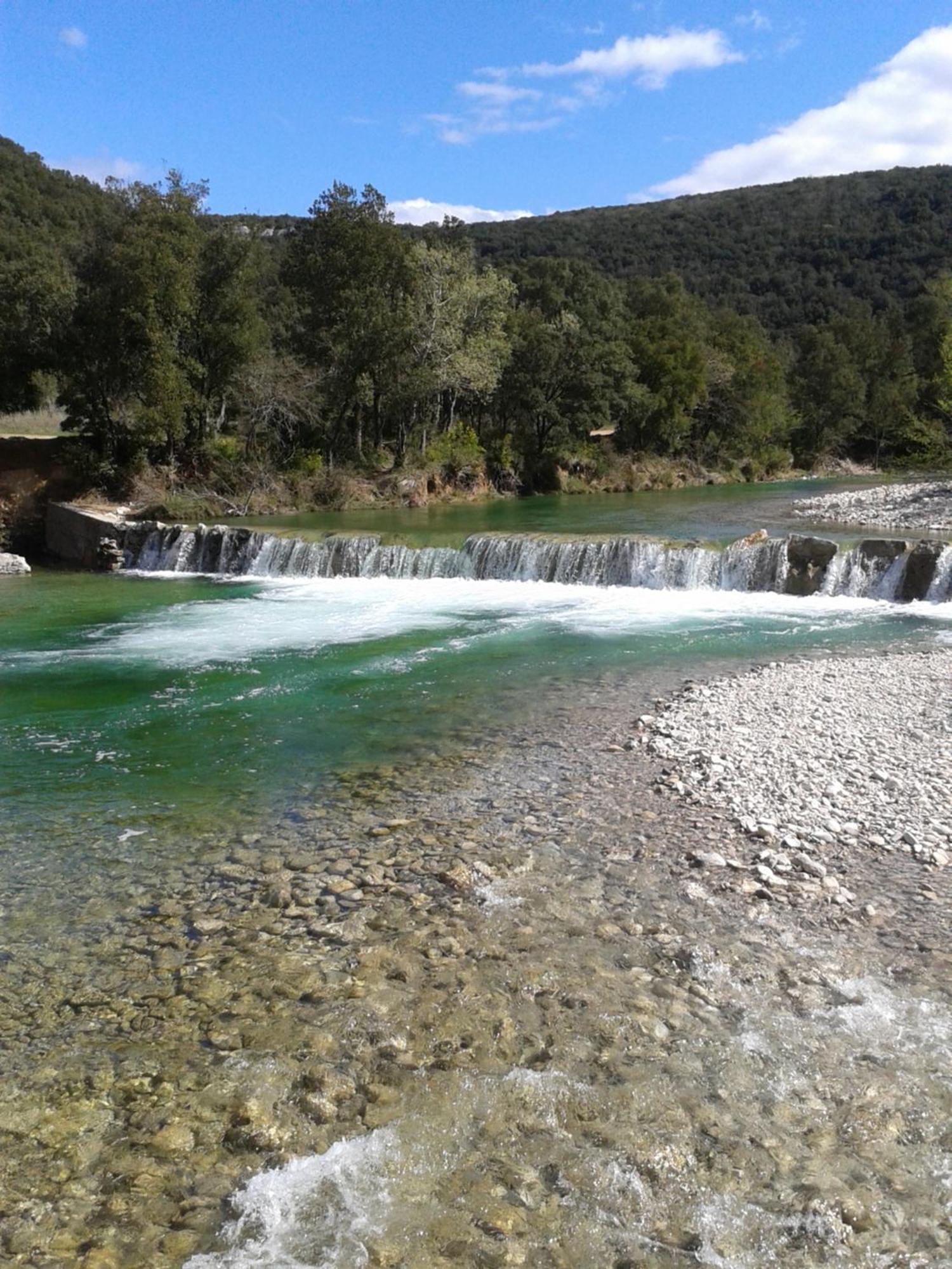 Le Rocher De Sampzon Exteriör bild